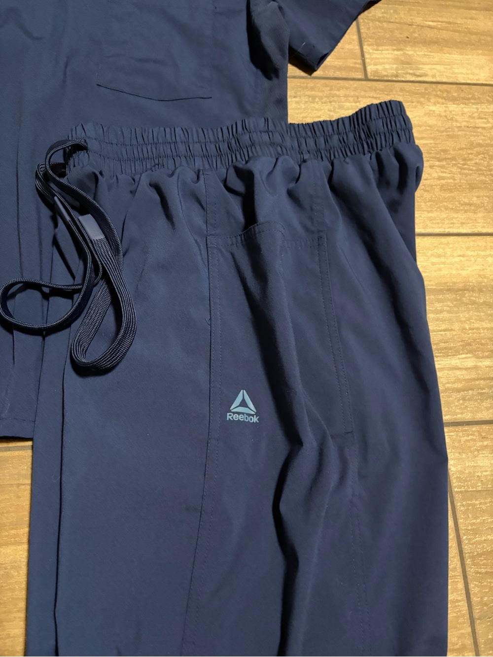 Reebok Navy Medical Scrub Top and Drawstring Pants Set - Picture 2 of 10